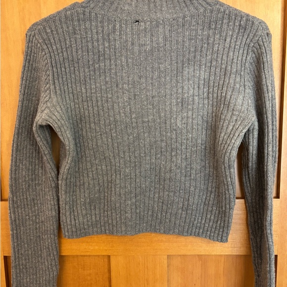 Grey Ribbed Sweater - Picture 4 of 5
